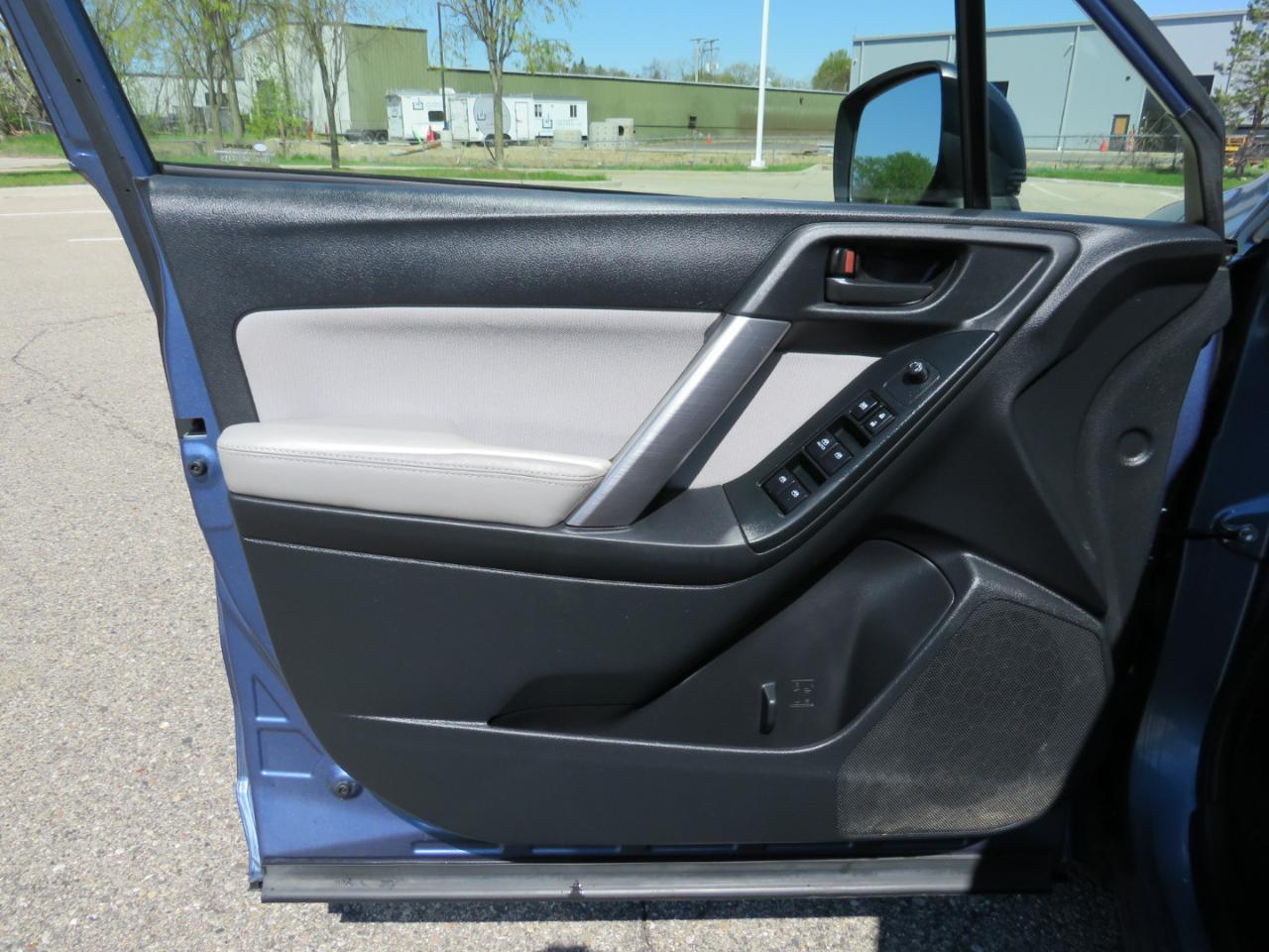 Subaru Forester 2.5i Premium PZEV CVT 2016