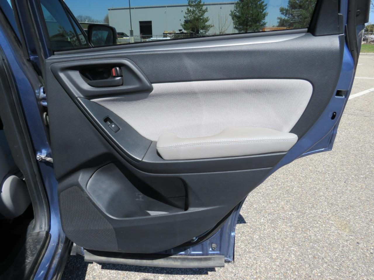 Subaru Forester 2.5i Premium PZEV CVT 2016