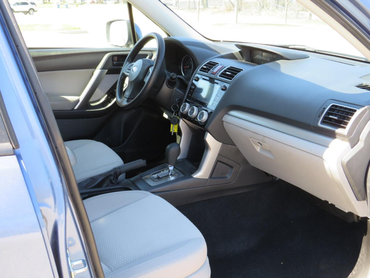 Subaru Forester 2.5i Premium PZEV CVT 2016