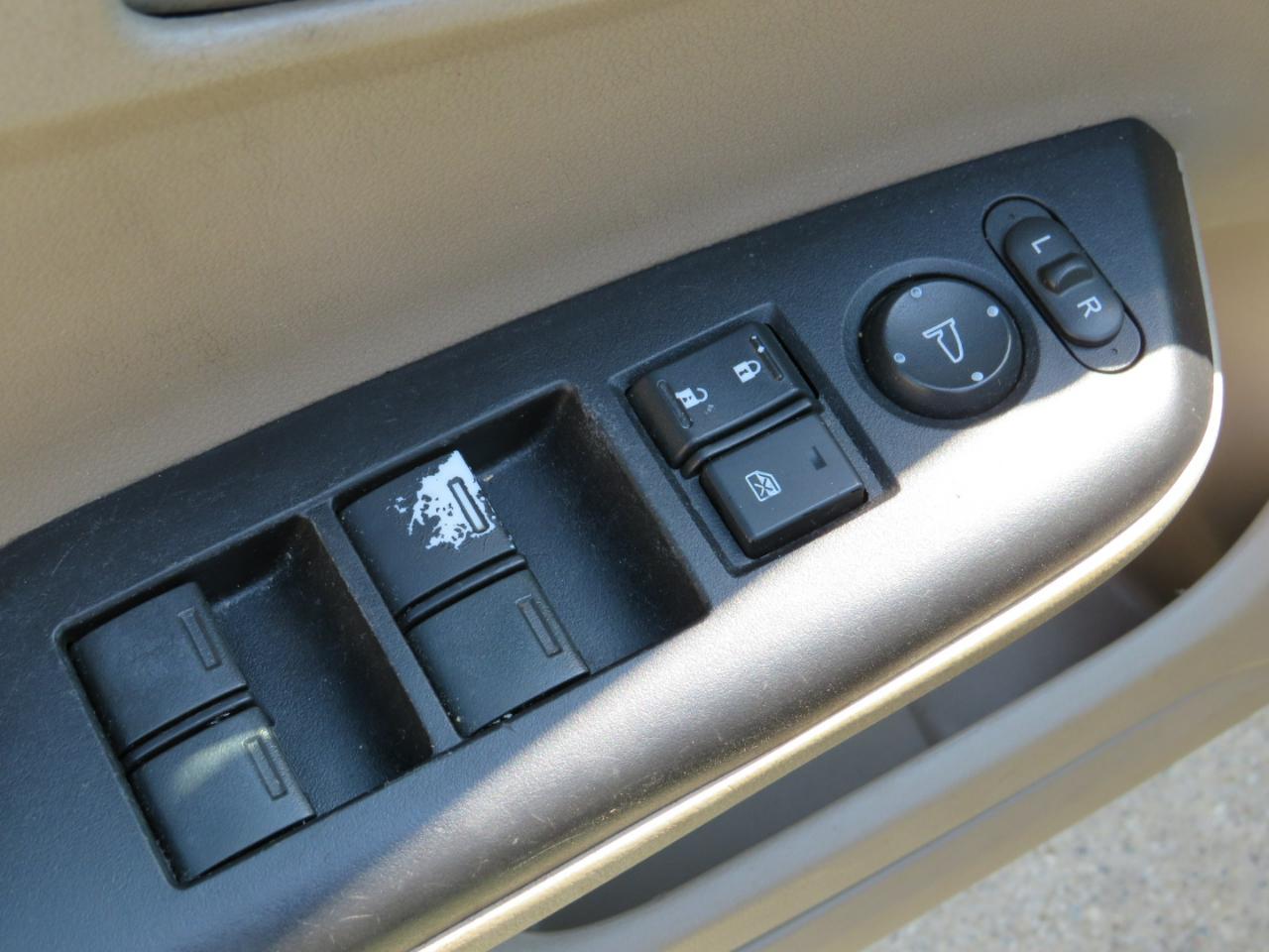 Honda Civic LX Sedan 5-Speed AT 2013