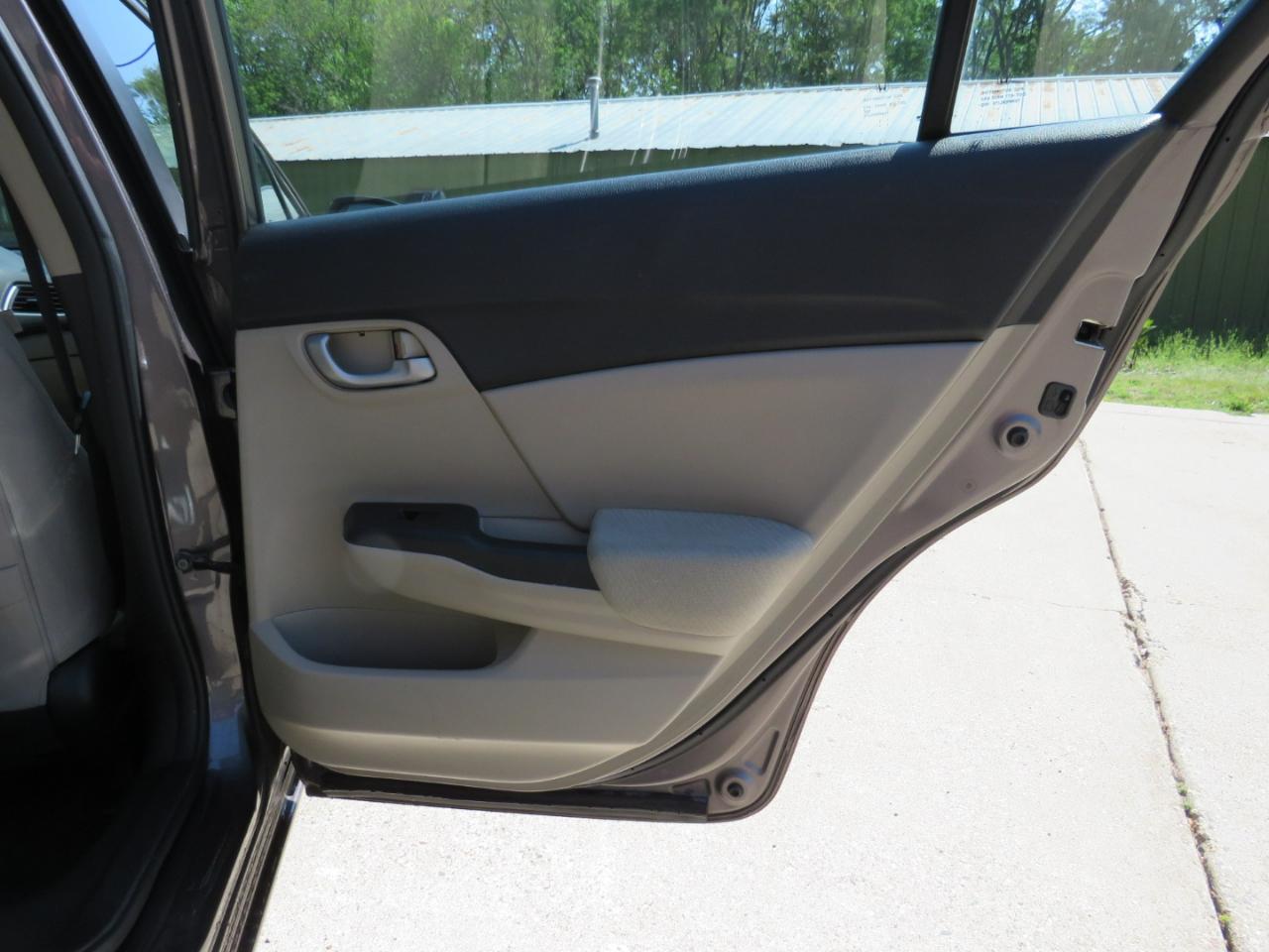 Honda Civic LX Sedan 5-Speed AT 2013