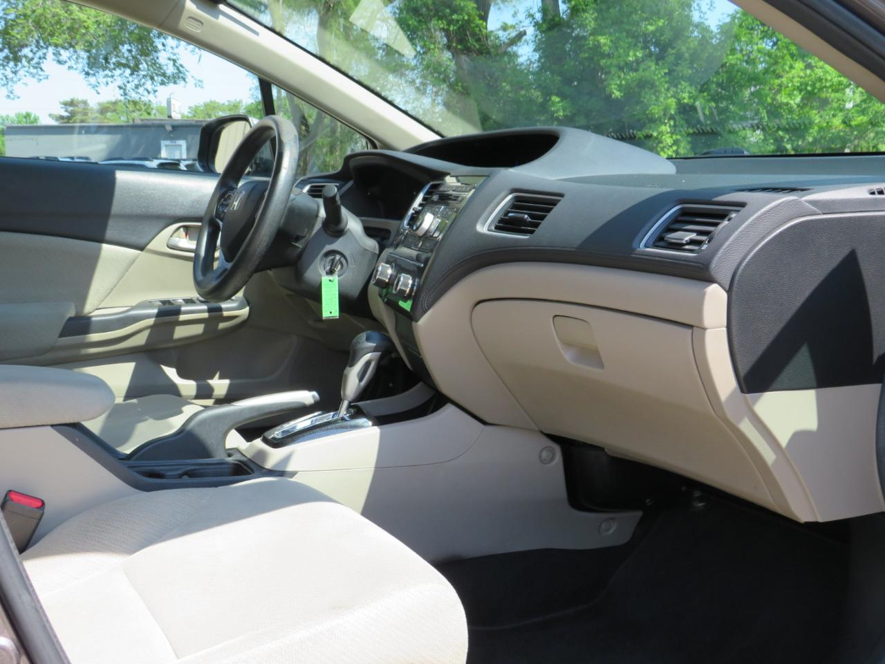 Honda Civic LX Sedan 5-Speed AT 2013