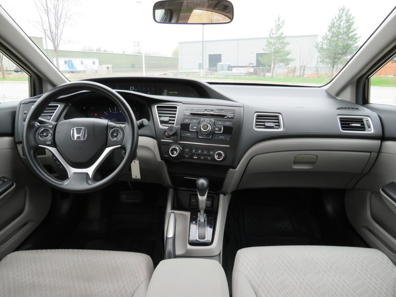 Honda Civic LX Sedan 5-Speed AT 2013