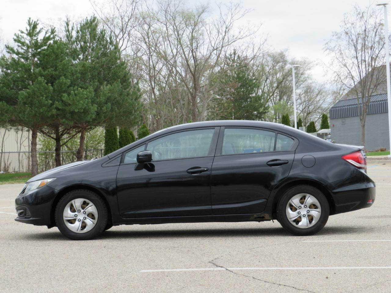 Honda Civic LX Sedan 5-Speed AT 2013