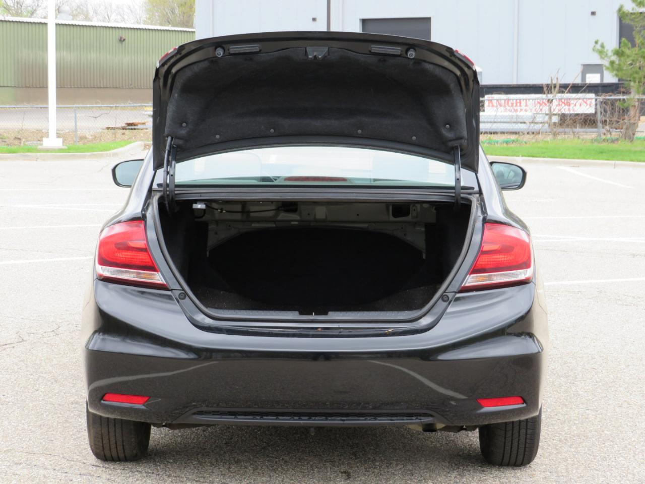 Honda Civic LX Sedan 5-Speed AT 2013