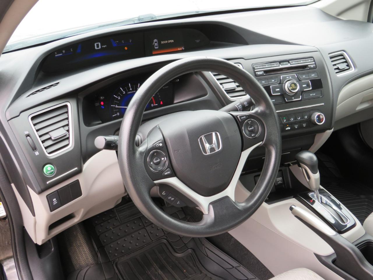 Honda Civic LX Sedan 5-Speed AT 2013