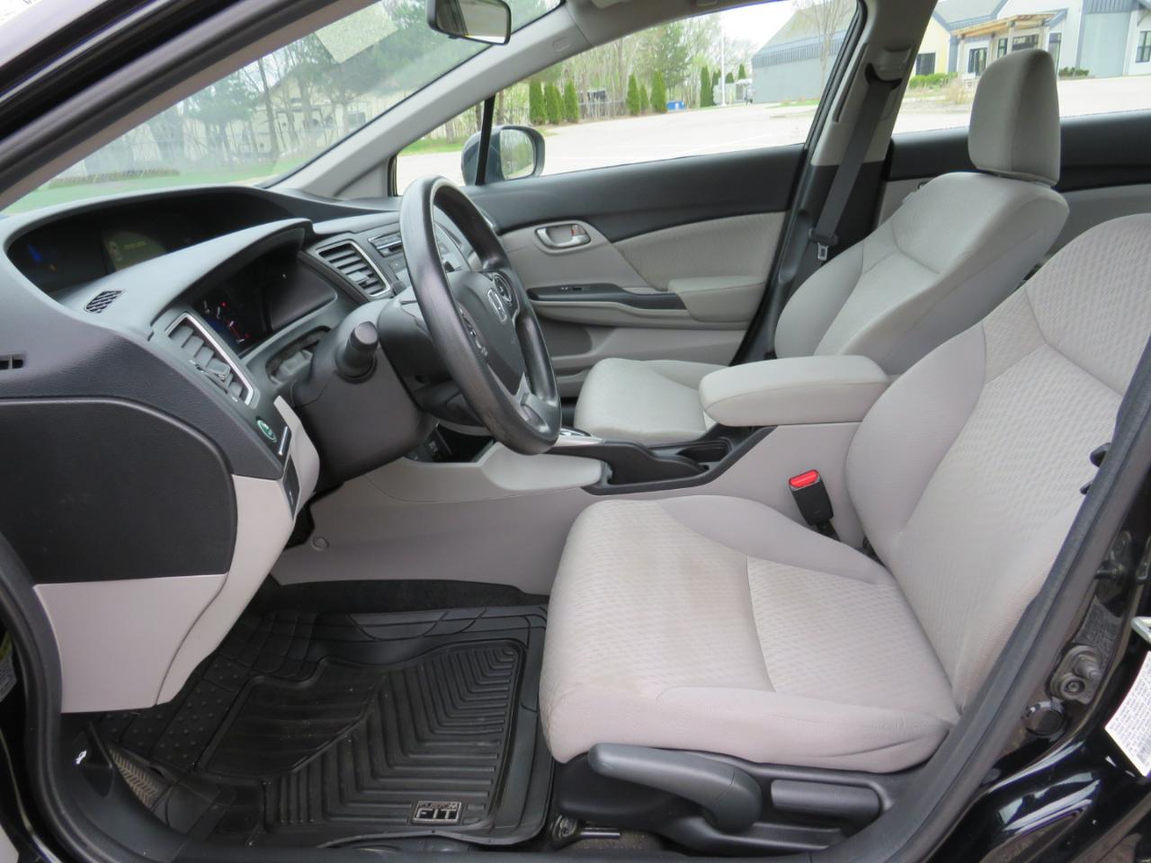Honda Civic LX Sedan 5-Speed AT 2013