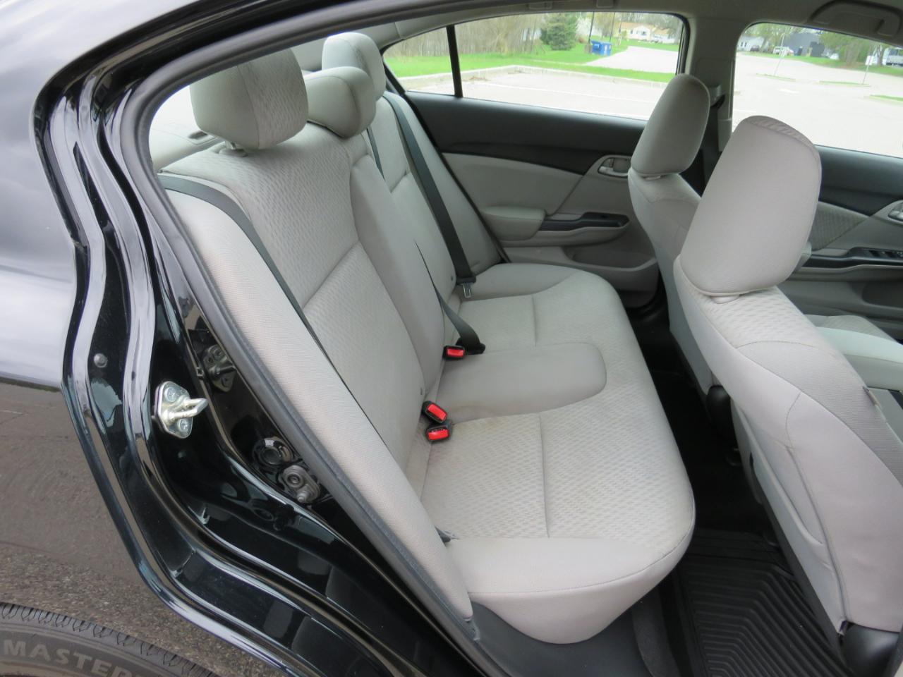 Honda Civic LX Sedan 5-Speed AT 2013