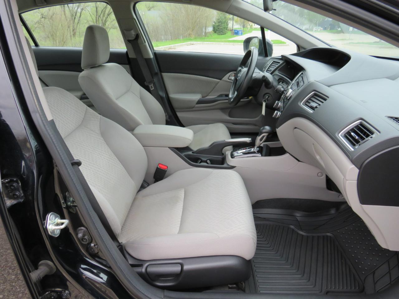 Honda Civic LX Sedan 5-Speed AT 2013