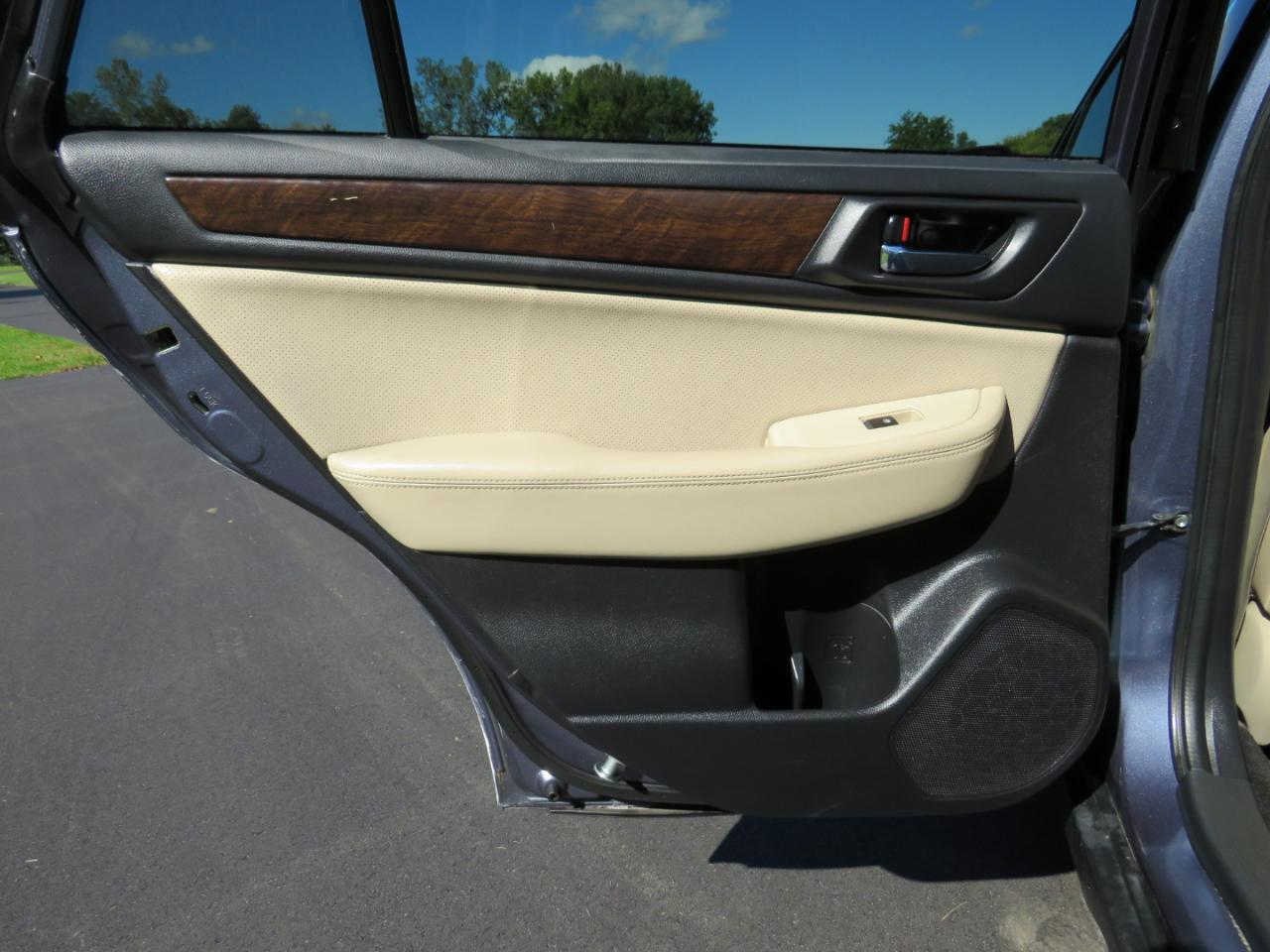 Subaru Outback 2.5i Limited 2015
