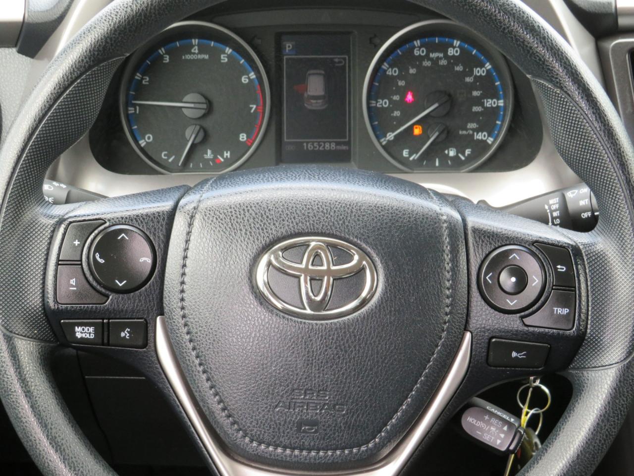 Toyota RAV4 LE AWD 2017