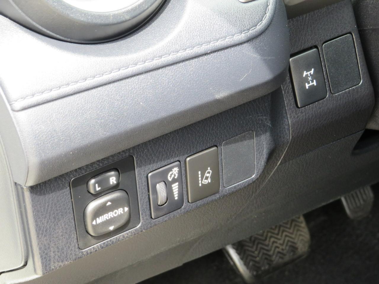 Toyota RAV4 LE AWD 2017