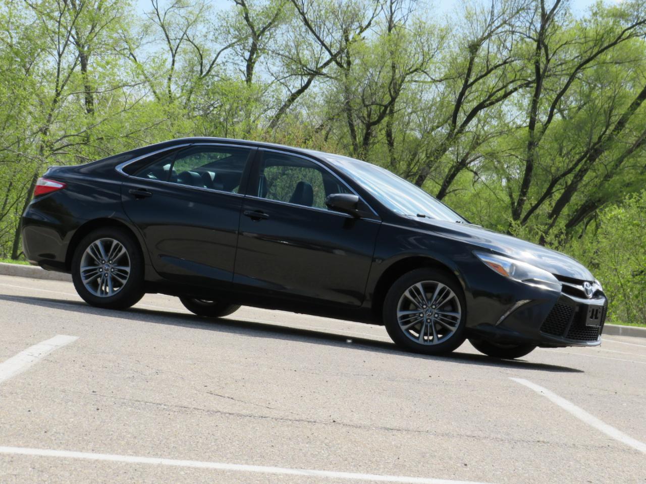 Toyota Camry SE 2017