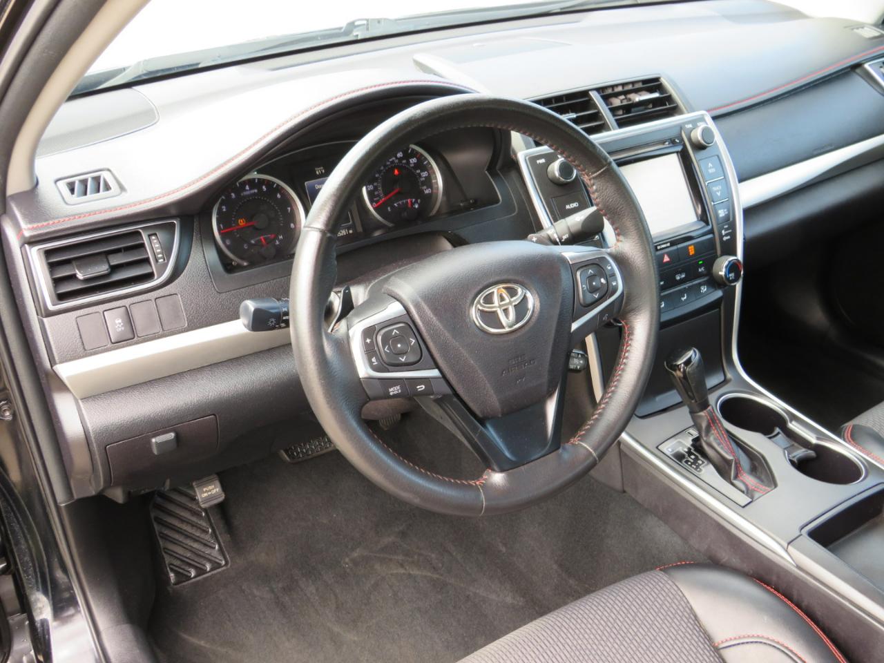 Toyota Camry SE 2017