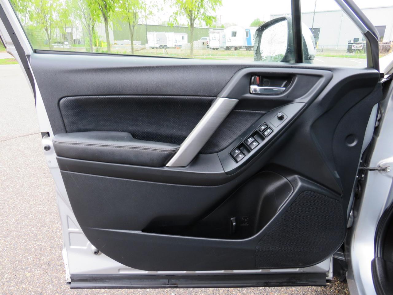 Subaru Forester 2.5i Limited 2014