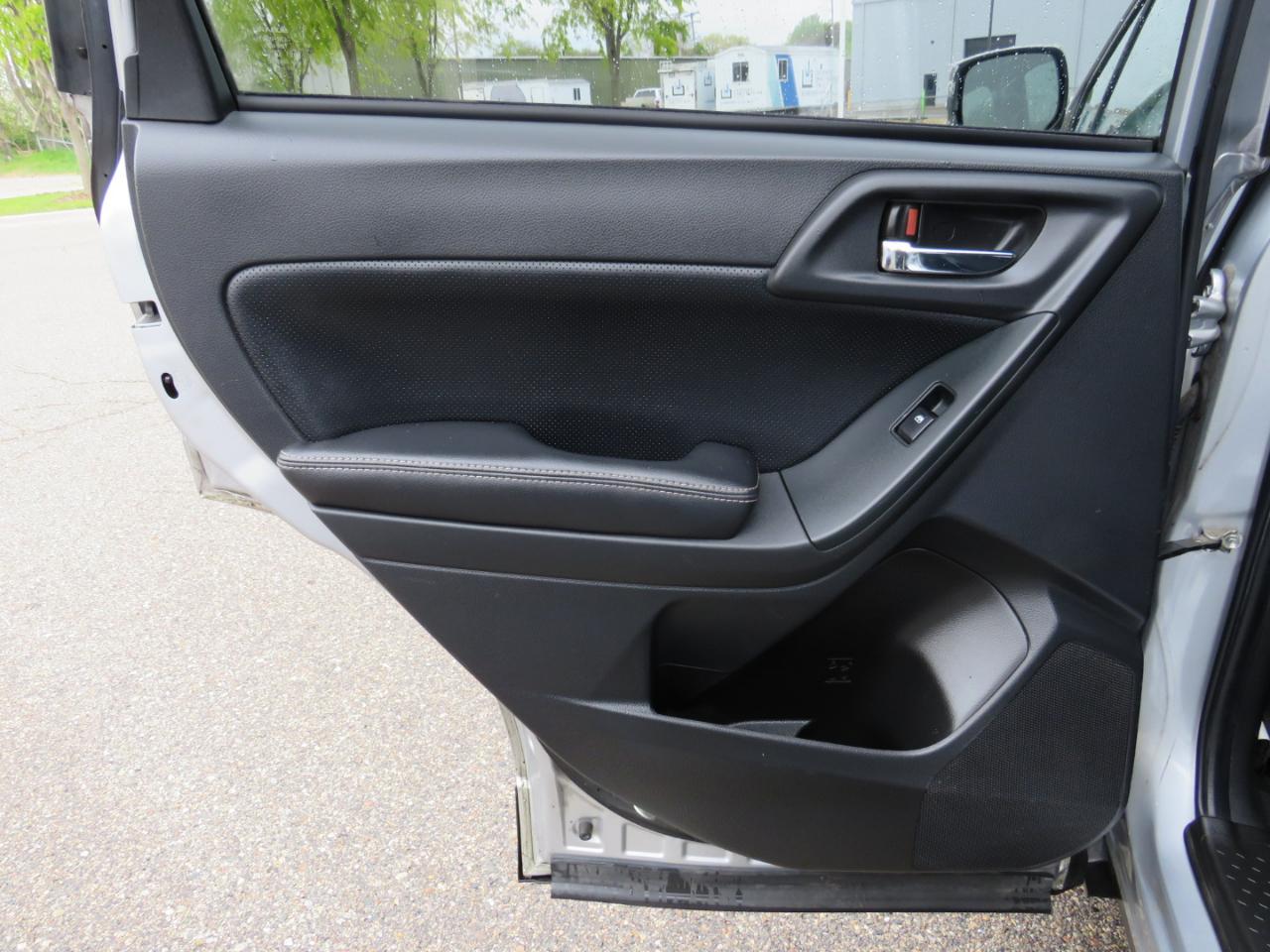 Subaru Forester 2.5i Limited 2014
