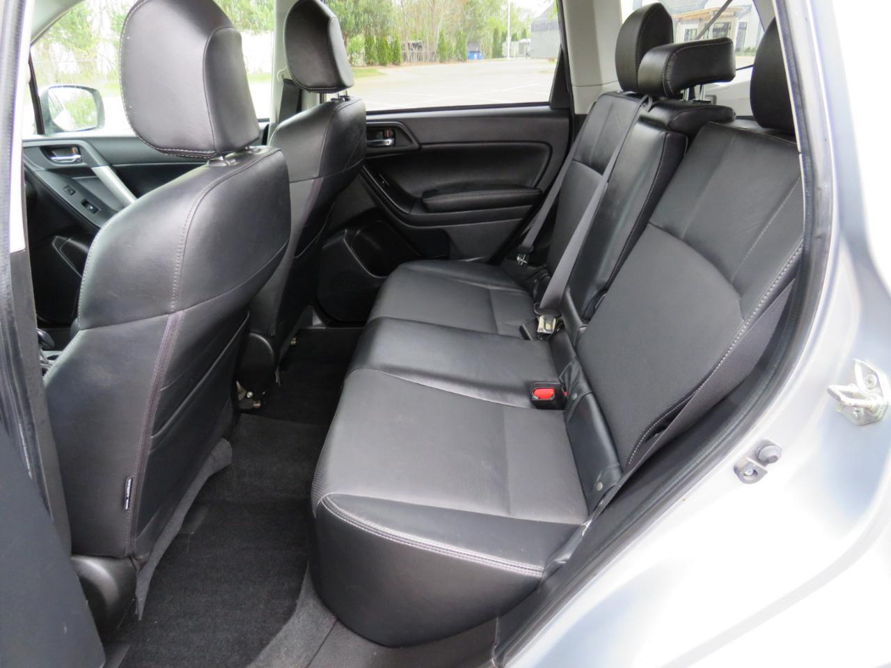Subaru Forester 2.5i Limited 2014