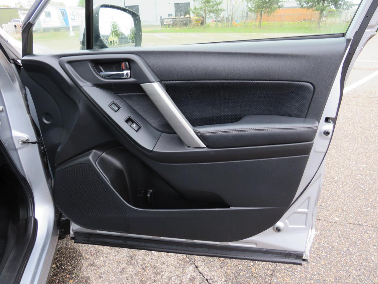 Subaru Forester 2.5i Limited 2014