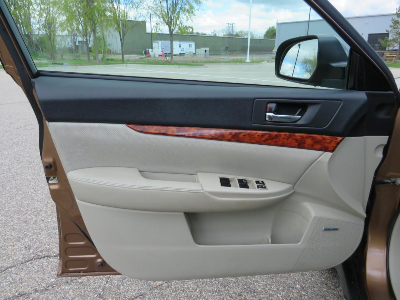 Subaru Outback 3.6R Limited 2011