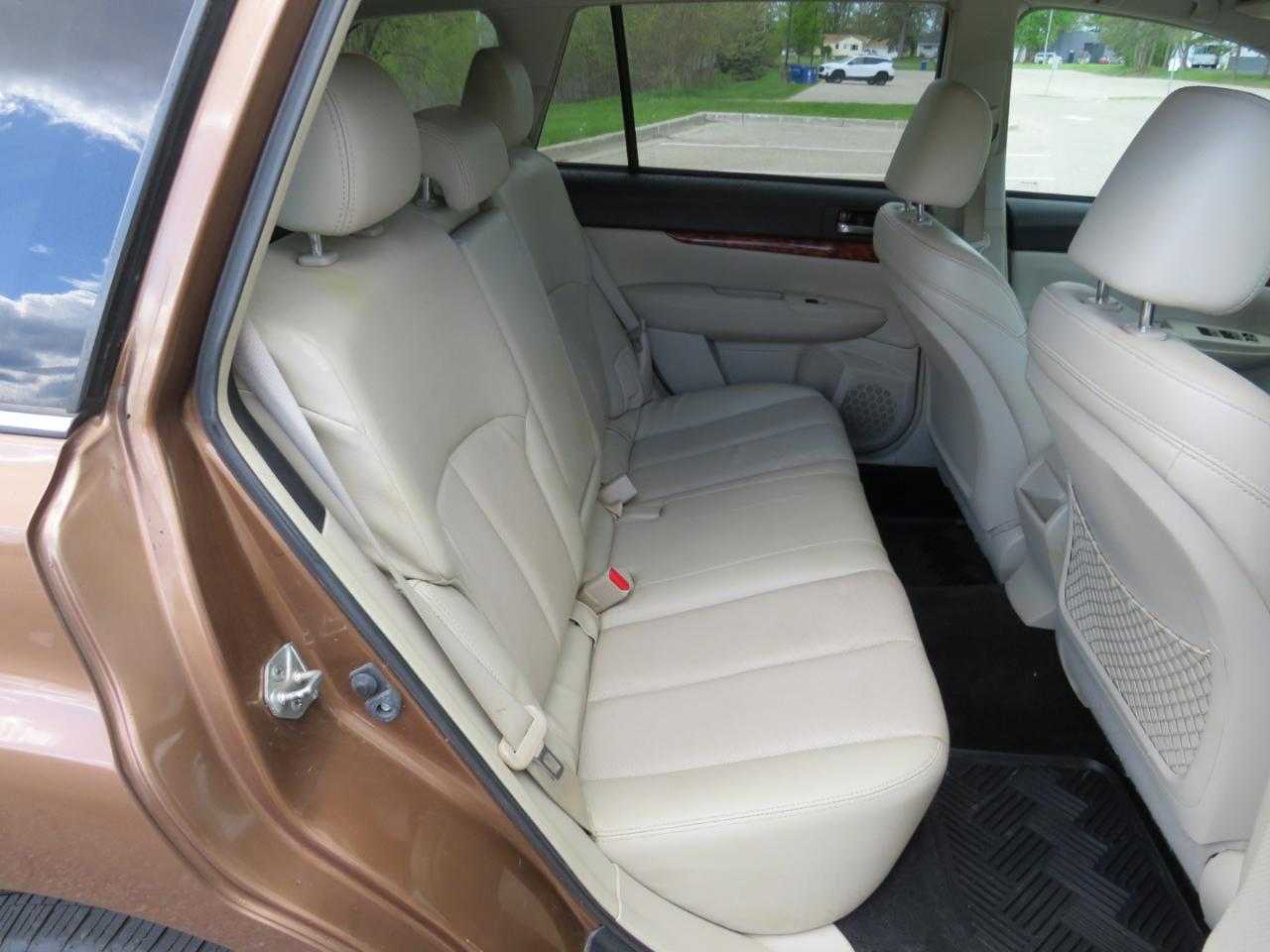 Subaru Outback 3.6R Limited 2011