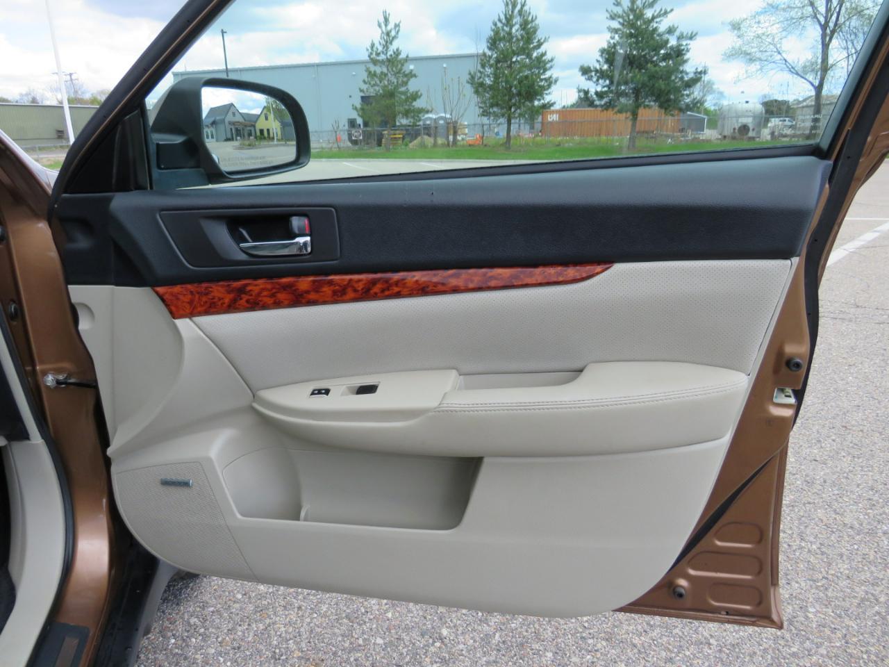 Subaru Outback 3.6R Limited 2011