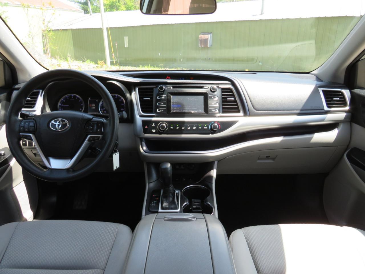 Toyota Highlander LE Plus AWD V6 2018