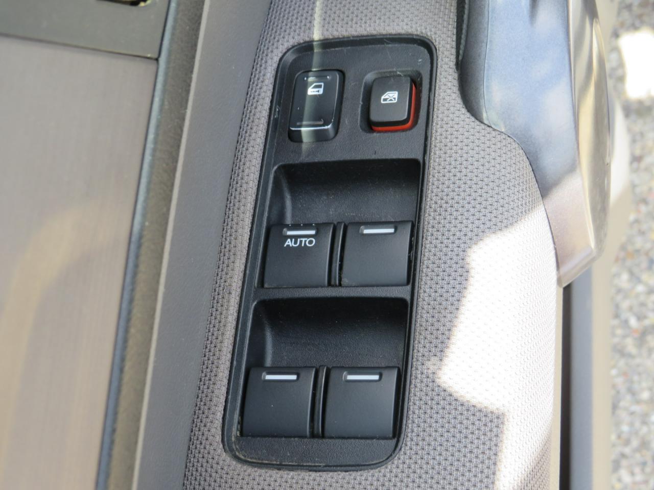 Honda CR-V LX 4WD 5-Speed AT 2009