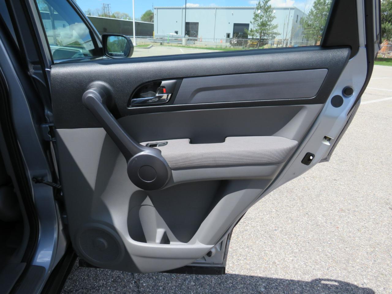 Honda CR-V LX 4WD 5-Speed AT 2009
