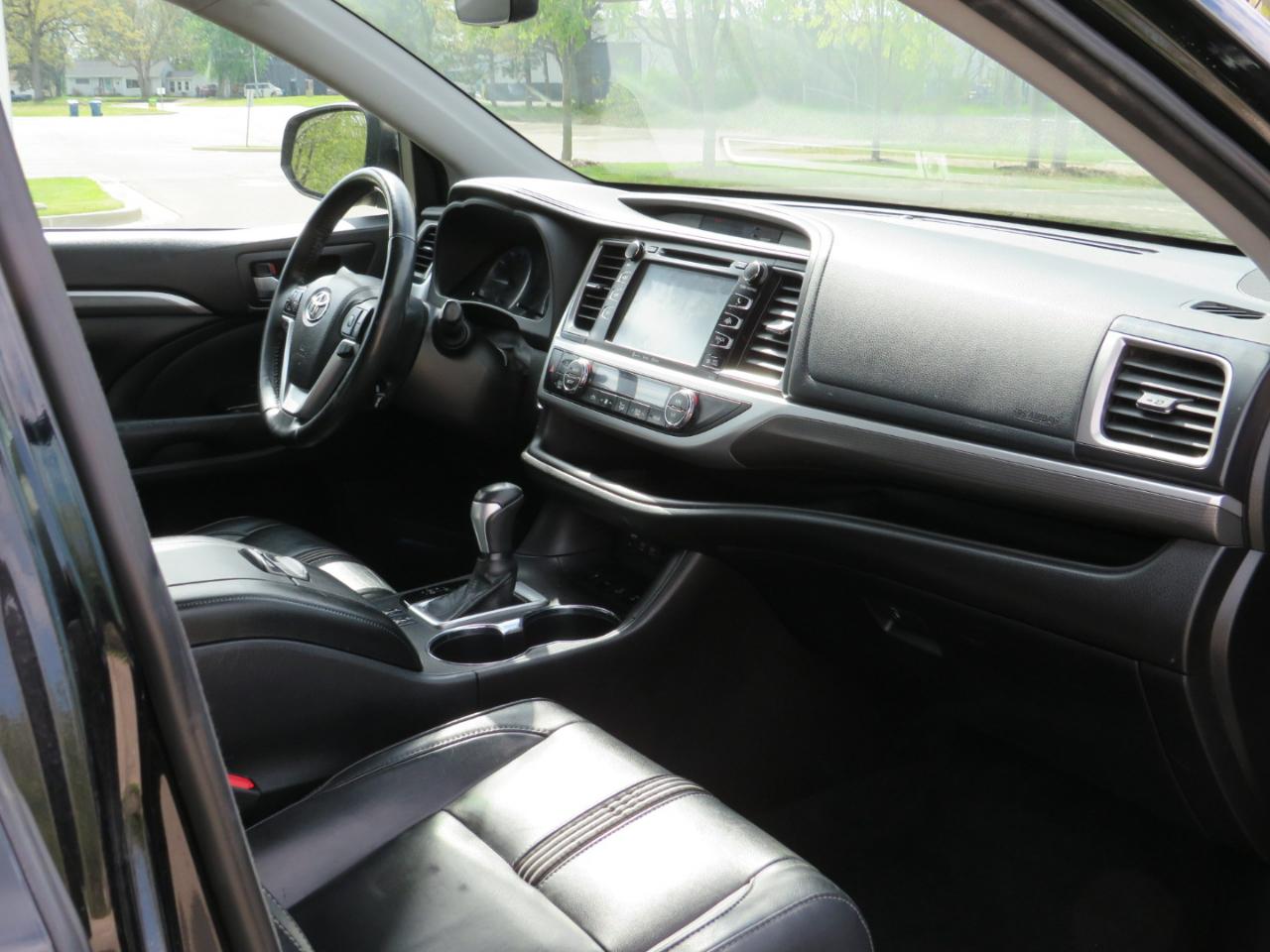 Toyota Highlander SE AWD V6 2018