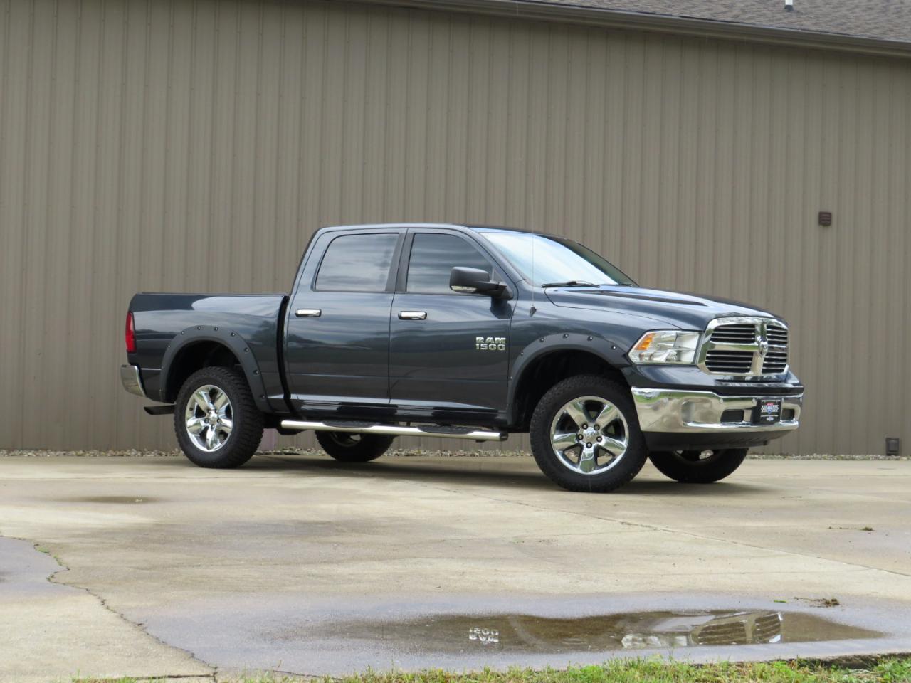 RAM 1500 SLT Crew Cab SWB 4WD 2017