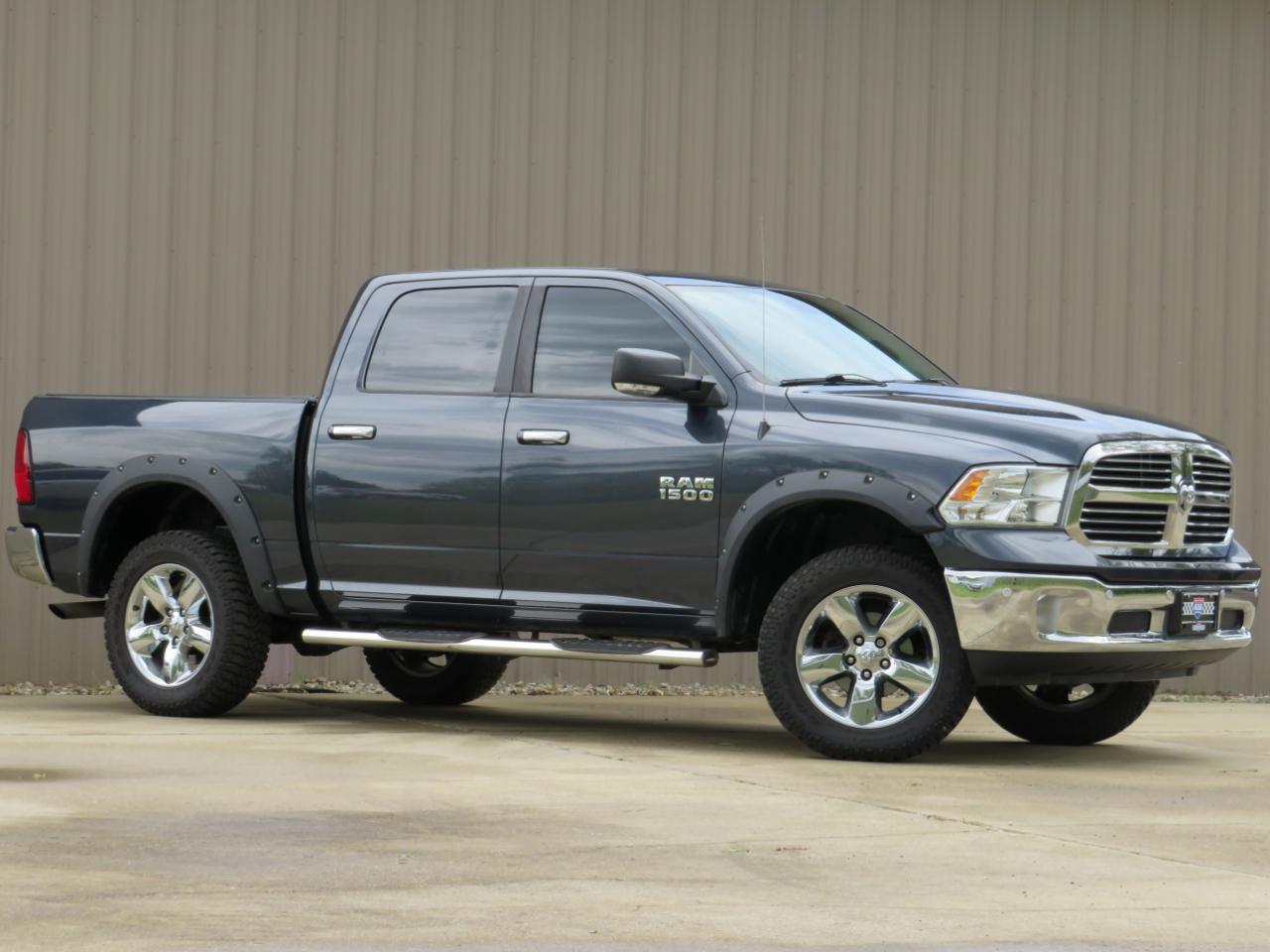 RAM 1500 SLT Crew Cab SWB 4WD 2017