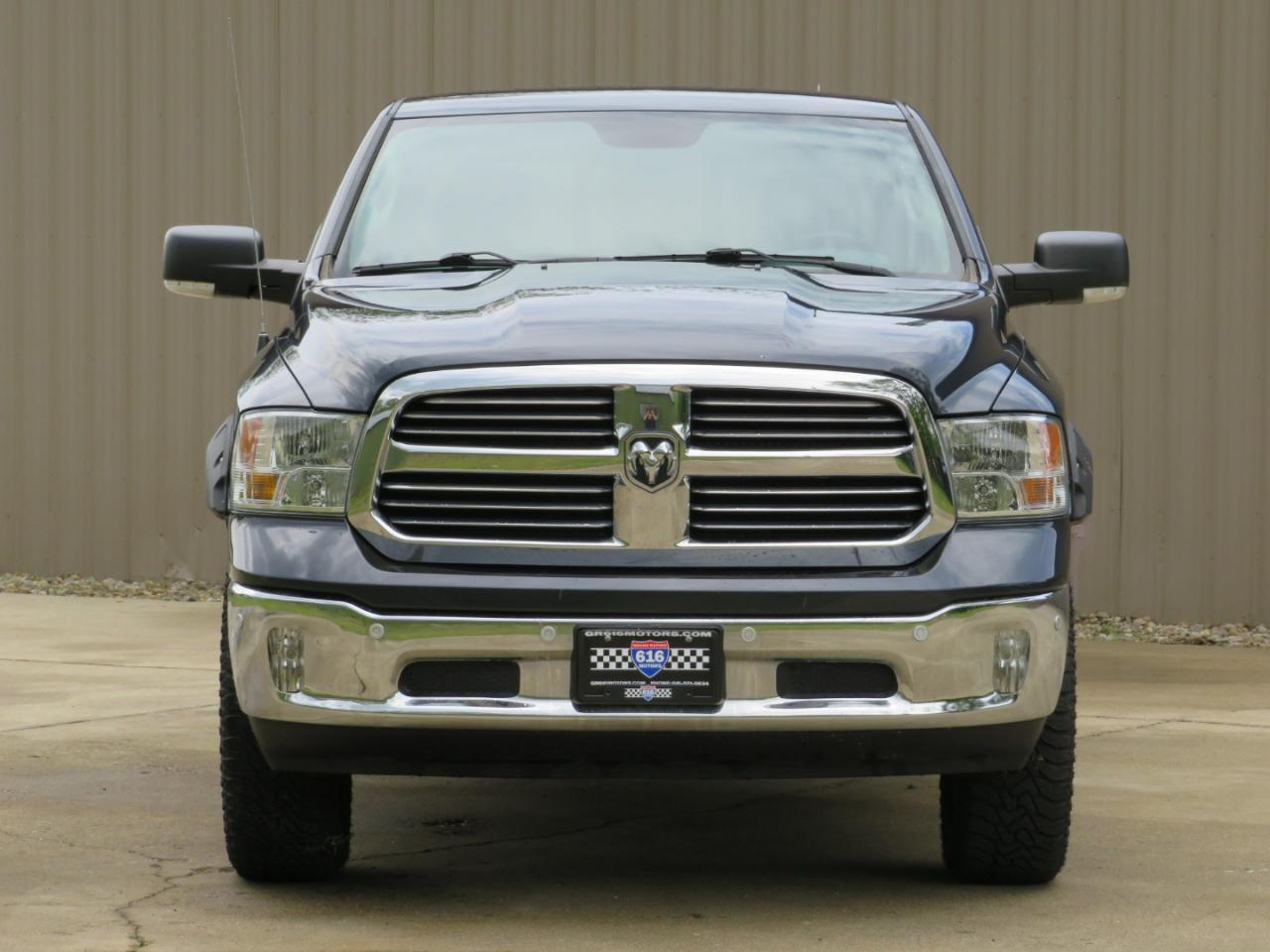RAM 1500 SLT Crew Cab SWB 4WD 2017