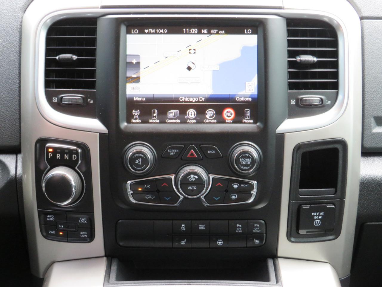 RAM 1500 SLT Crew Cab SWB 4WD 2017
