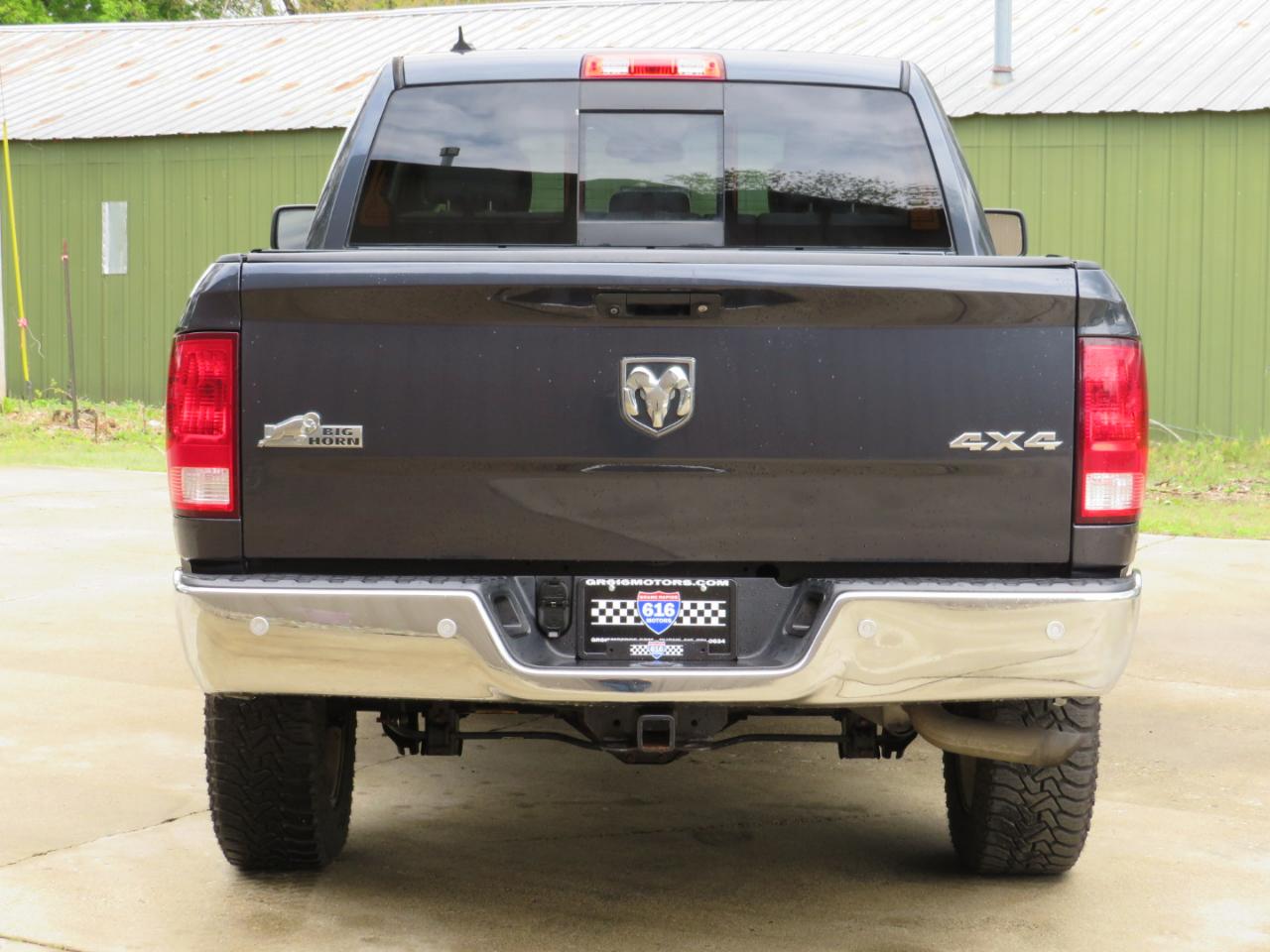 RAM 1500 SLT Crew Cab SWB 4WD 2017