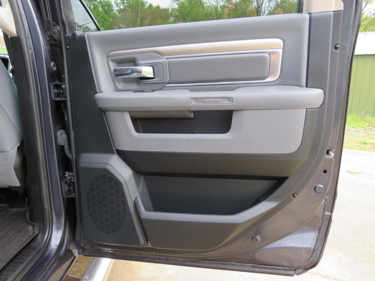RAM 1500 SLT Crew Cab SWB 4WD 2017