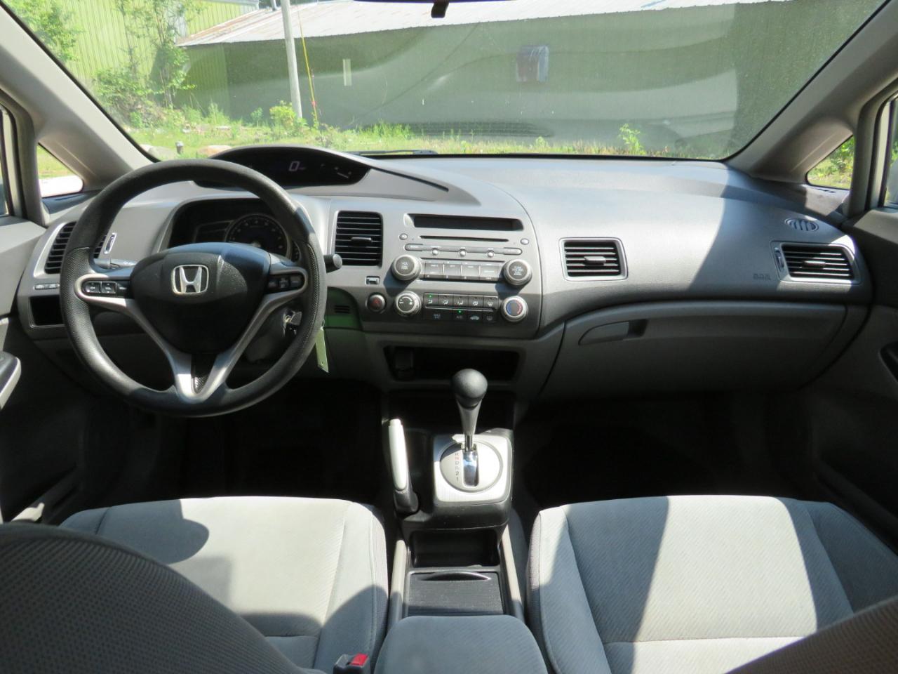 Honda Civic EX Sedan 5-Speed AT 2009