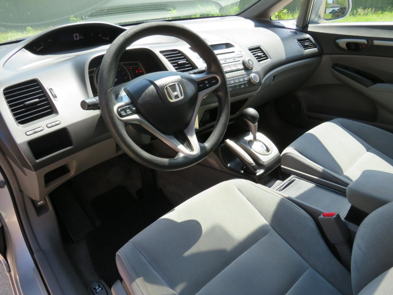 Honda Civic EX Sedan 5-Speed AT 2009