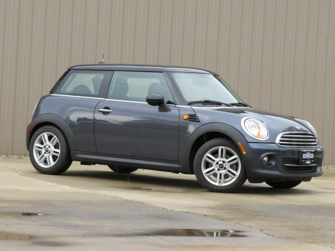 MINI Cooper Base 2D Hatchback 2013