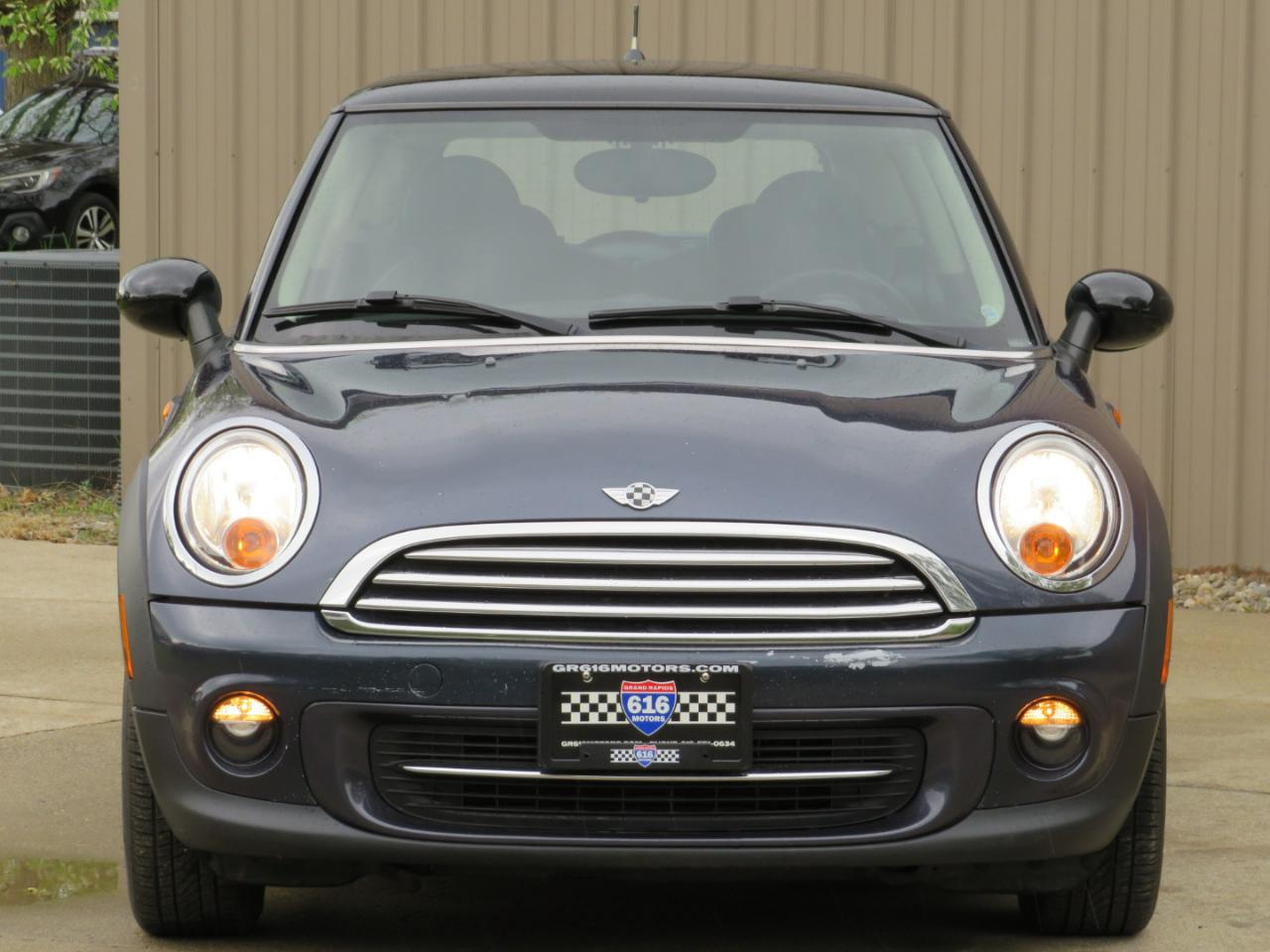MINI Cooper Base 2D Hatchback 2013