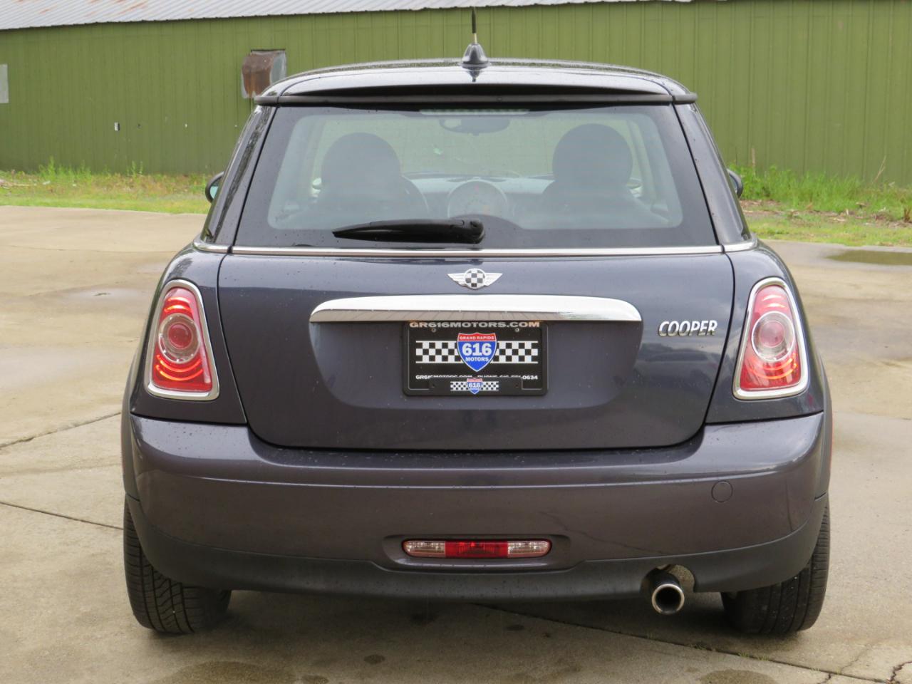 MINI Cooper Base 2D Hatchback 2013