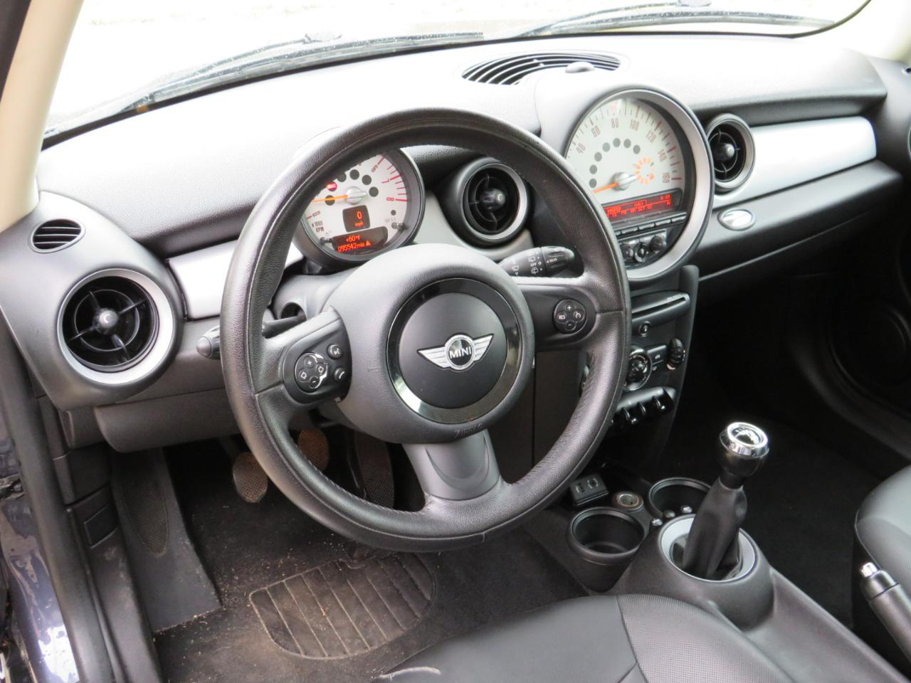 MINI Cooper Base 2D Hatchback 2013