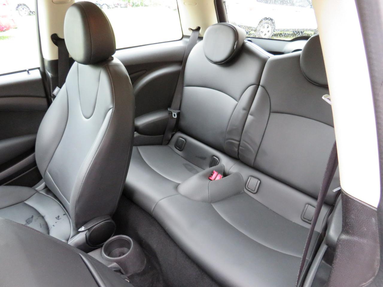 MINI Cooper Base 2D Hatchback 2013