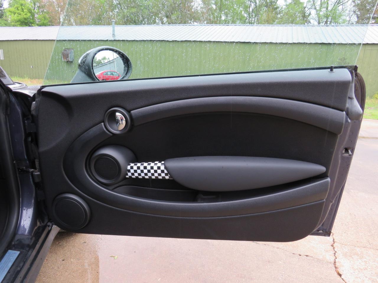 MINI Cooper Base 2D Hatchback 2013