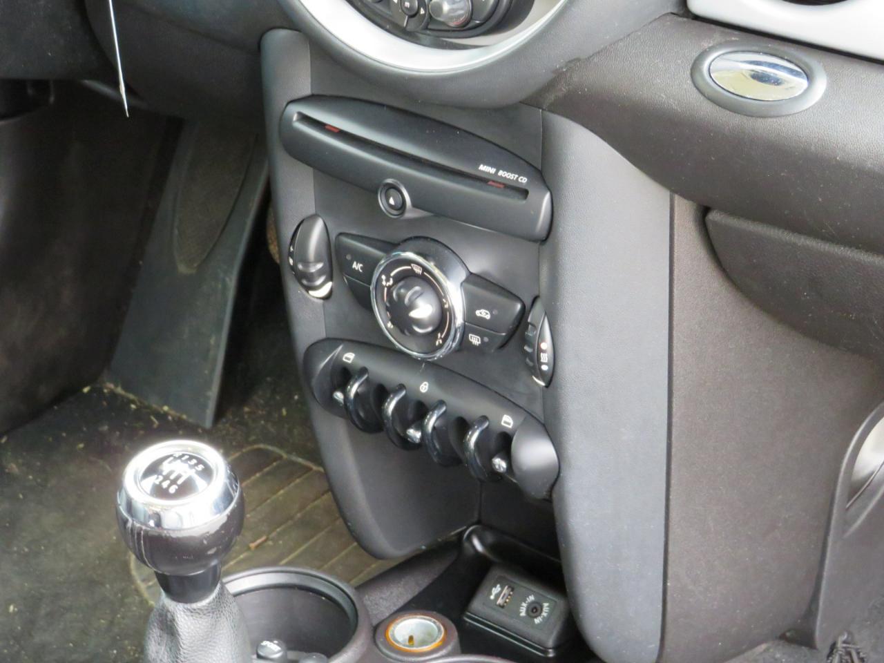 MINI Cooper Base 2D Hatchback 2013