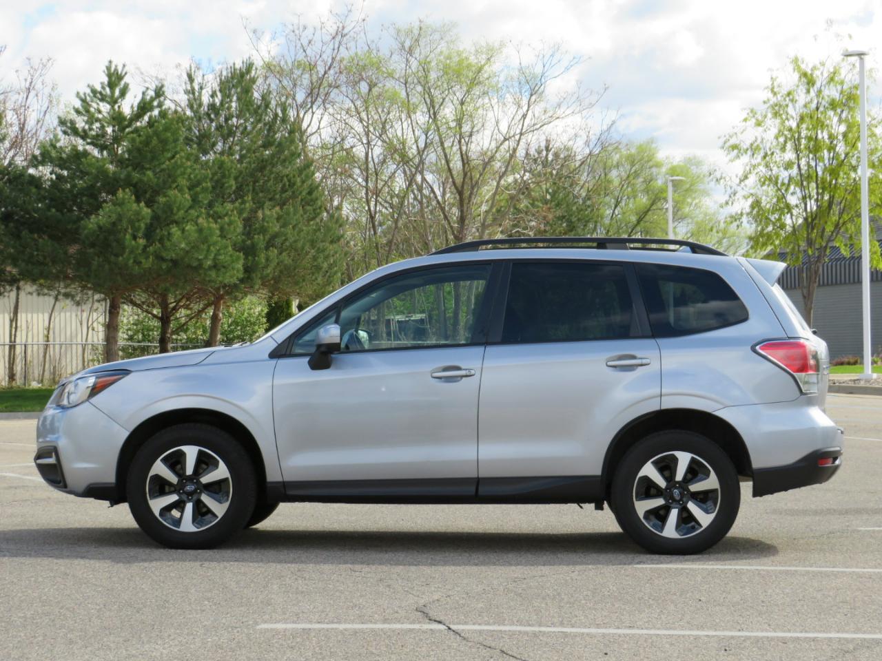 Subaru Forester 2.5i Premium PZEV CVT 2017