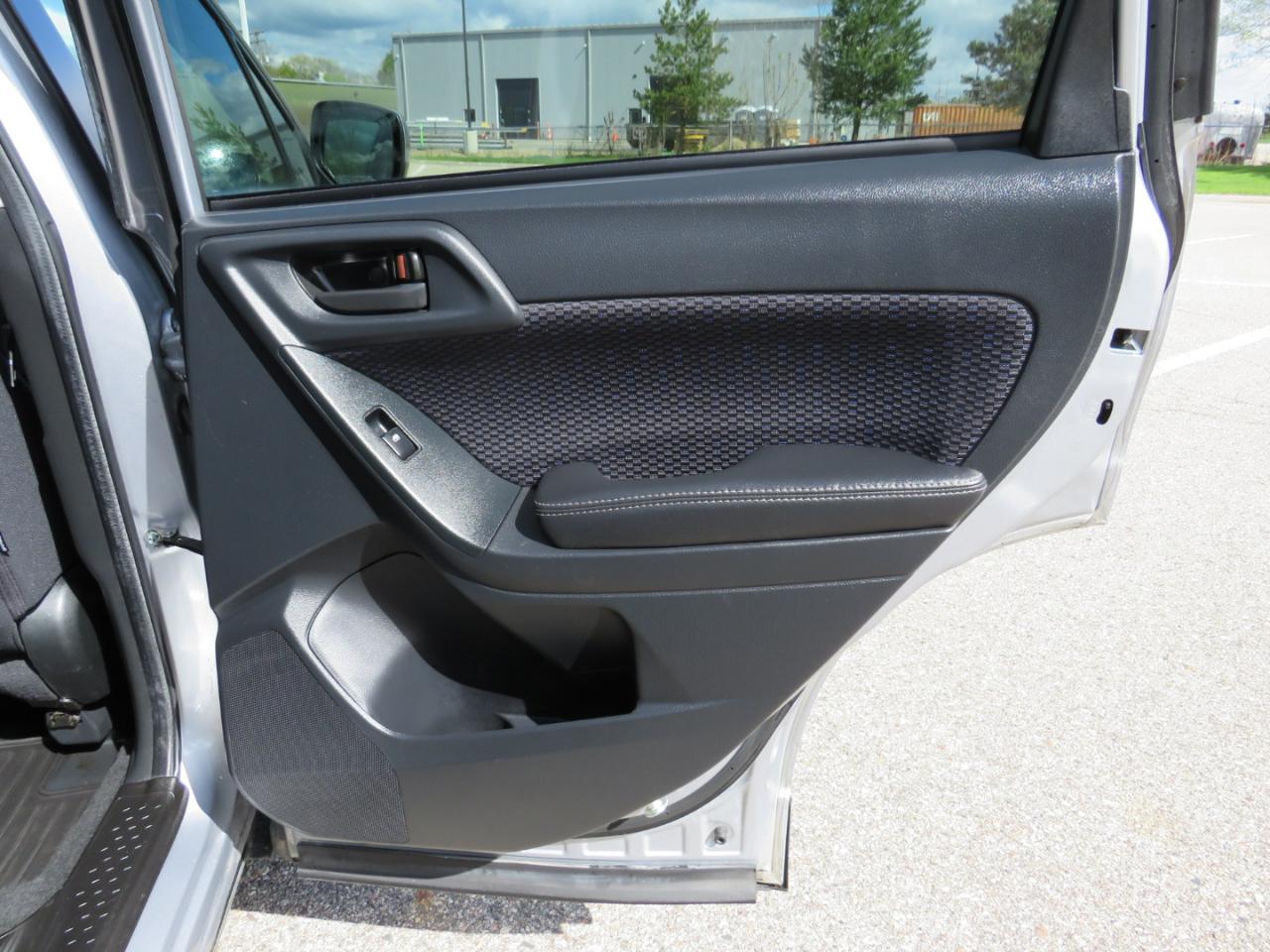 Subaru Forester 2.5i Premium PZEV CVT 2017