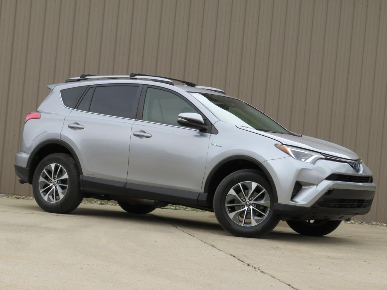 Toyota RAV4 Hybrid XLE 2018