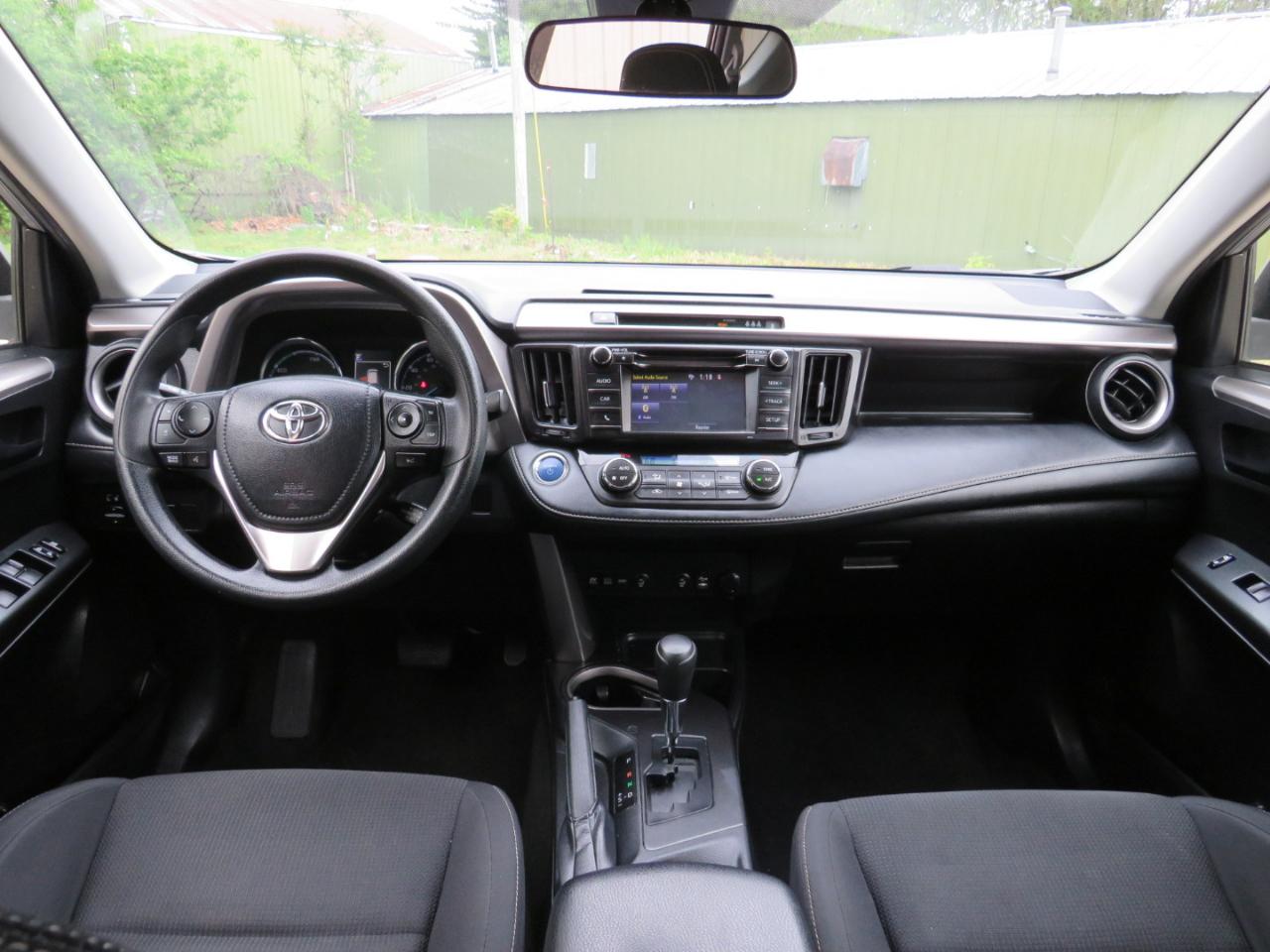 Toyota RAV4 Hybrid XLE 2018