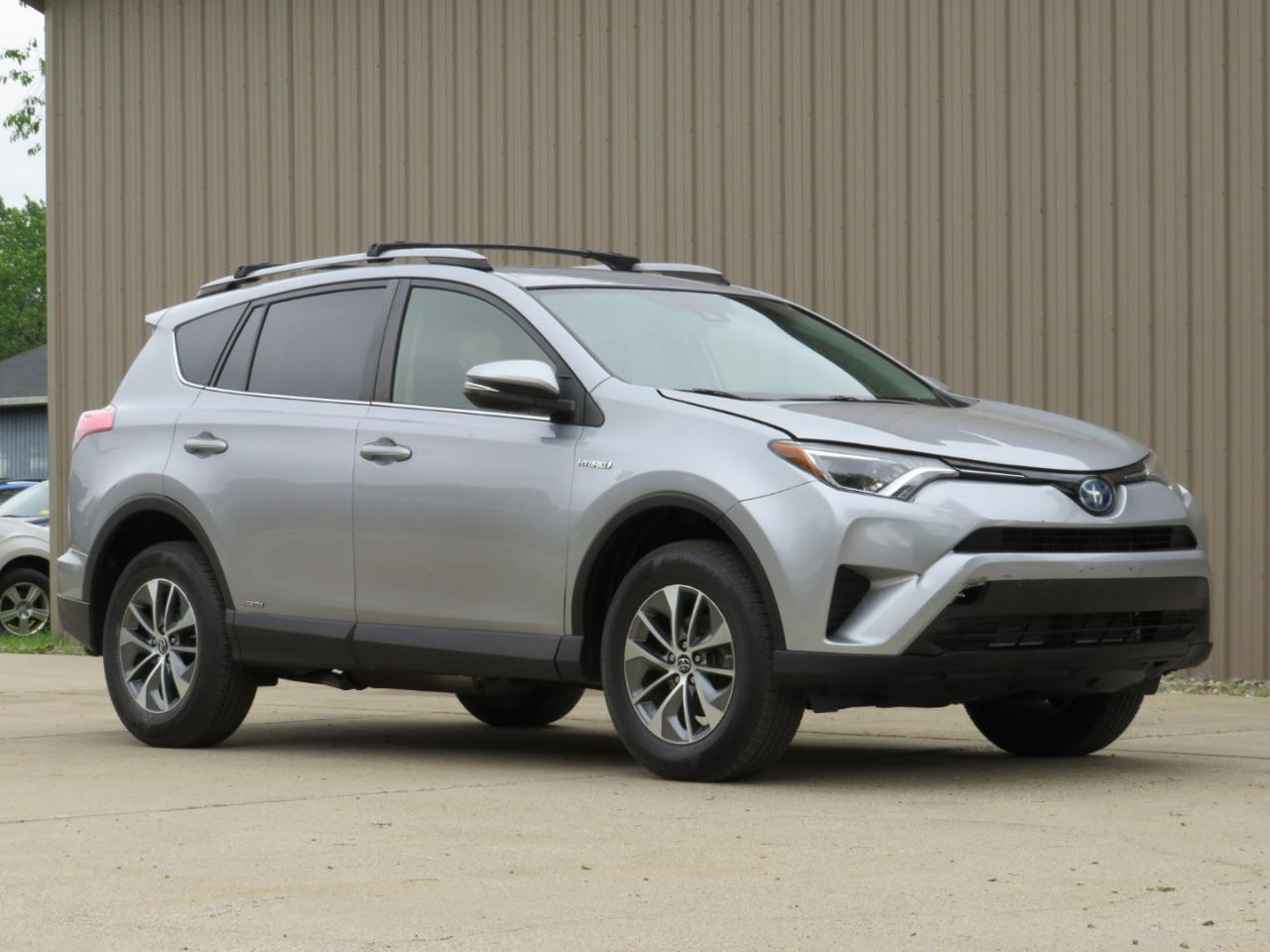 Toyota RAV4 Hybrid XLE 2018