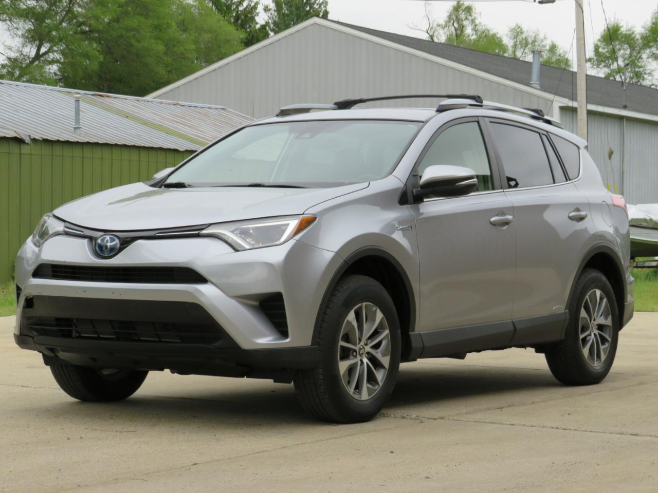 Toyota RAV4 Hybrid XLE 2018